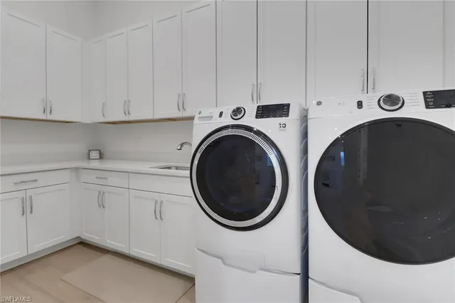 $2,285,000 | 14370 Laguna Springs Lane, Naples, FL 34114