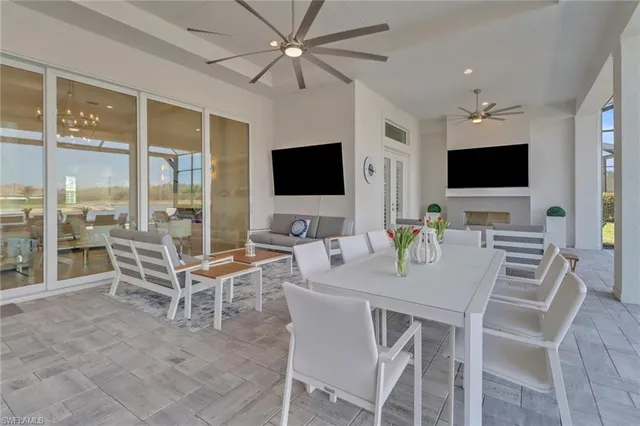 $2,285,000 | 14370 Laguna Springs Lane, Naples, FL 34114