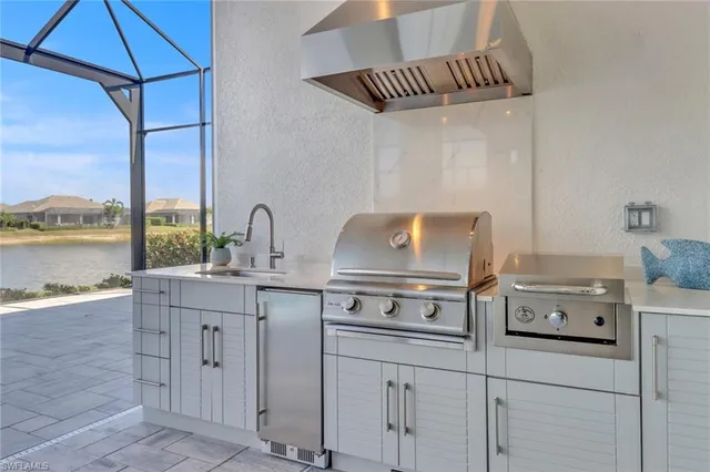 $2,285,000 | 14370 Laguna Springs Lane, Naples, FL 34114