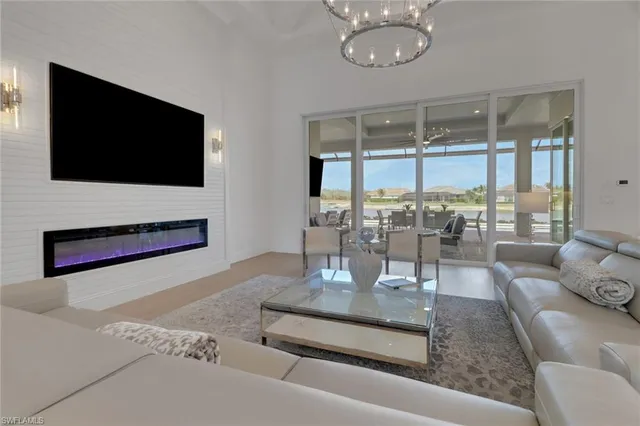 $2,285,000 | 14370 Laguna Springs Lane, Naples, FL 34114