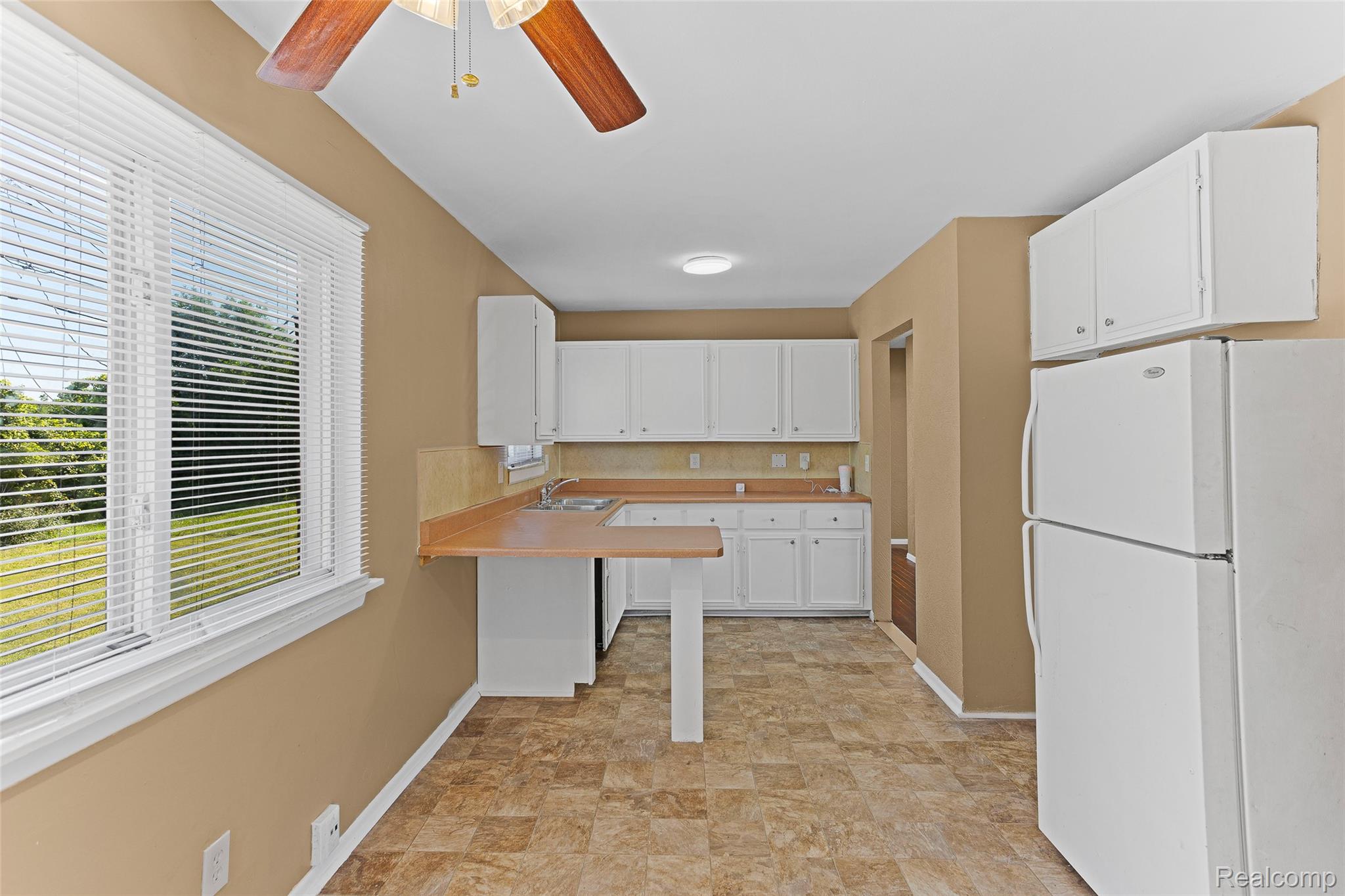 30270 Spring Arbor Drive Inkster, MI 48141 - Photo 17 of 32 IMG_2421.jpg