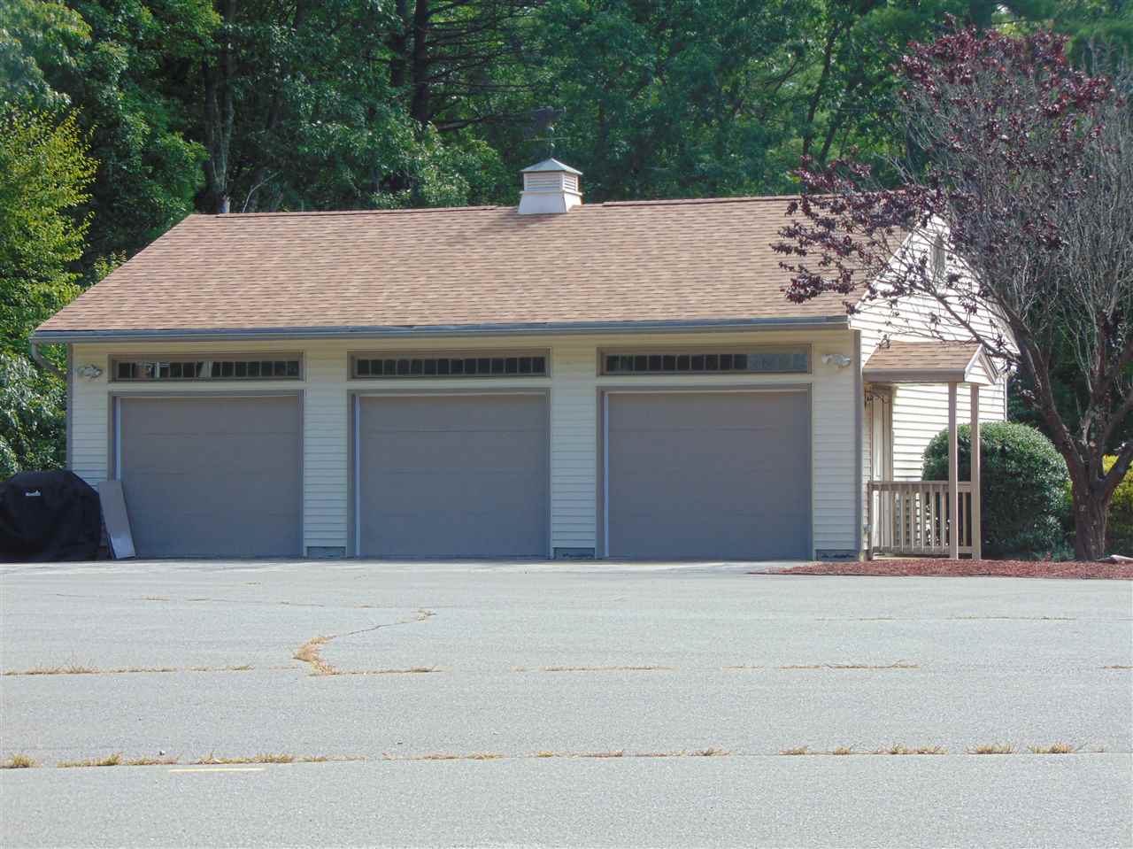 13 Daniel Road Derry, NH 03038 - Photo 2 of 40 Gallery Image 2