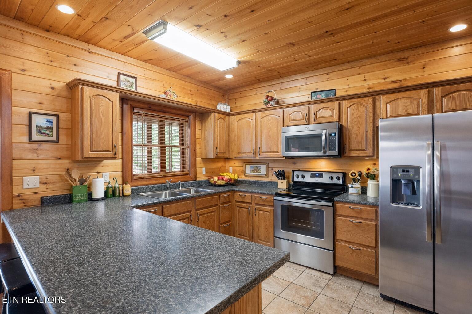 220 Amet Way Cosby, TN 37722 - Photo 12 of 29 Kitchen staged for 220 Amet Way for sale