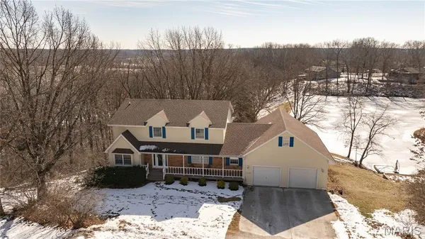 $335,000 | 14083 Aspen Drive, Carlinville, IL 62626