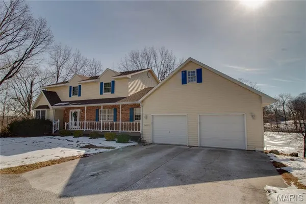 $335,000 | 14083 Aspen Drive, Carlinville, IL 62626