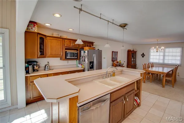 $335,000 | 14083 Aspen Drive, Carlinville, IL 62626