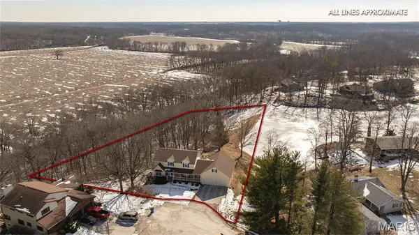 $335,000 | 14083 Aspen Drive, Carlinville, IL 62626