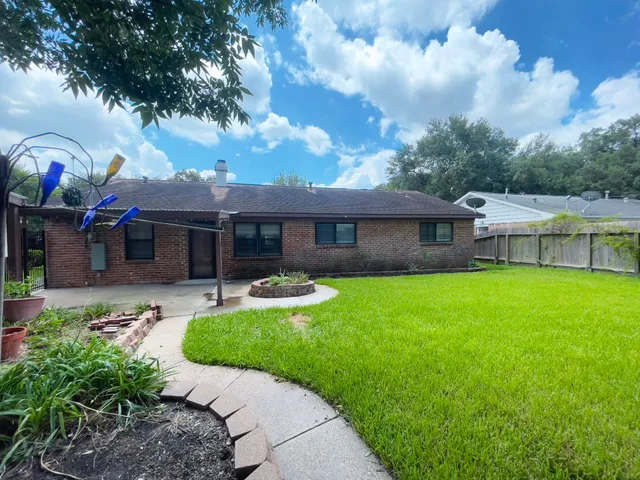 $2,100 | 7710 Romney Road, Houston, TX 77036