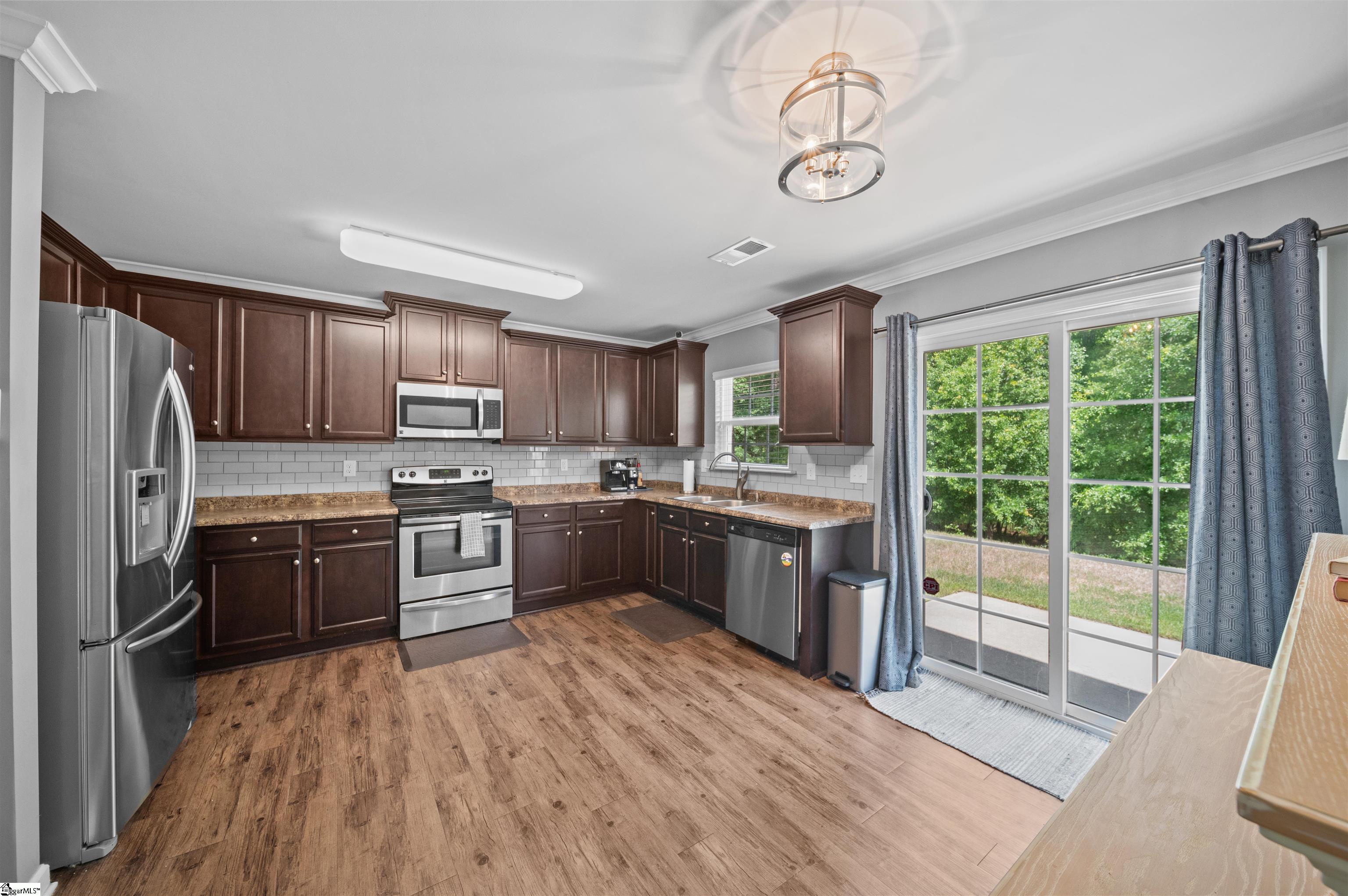 33 Ravencrest Drive Anderson, SC 29621 - Photo 6 of 25 Gallery Image 6