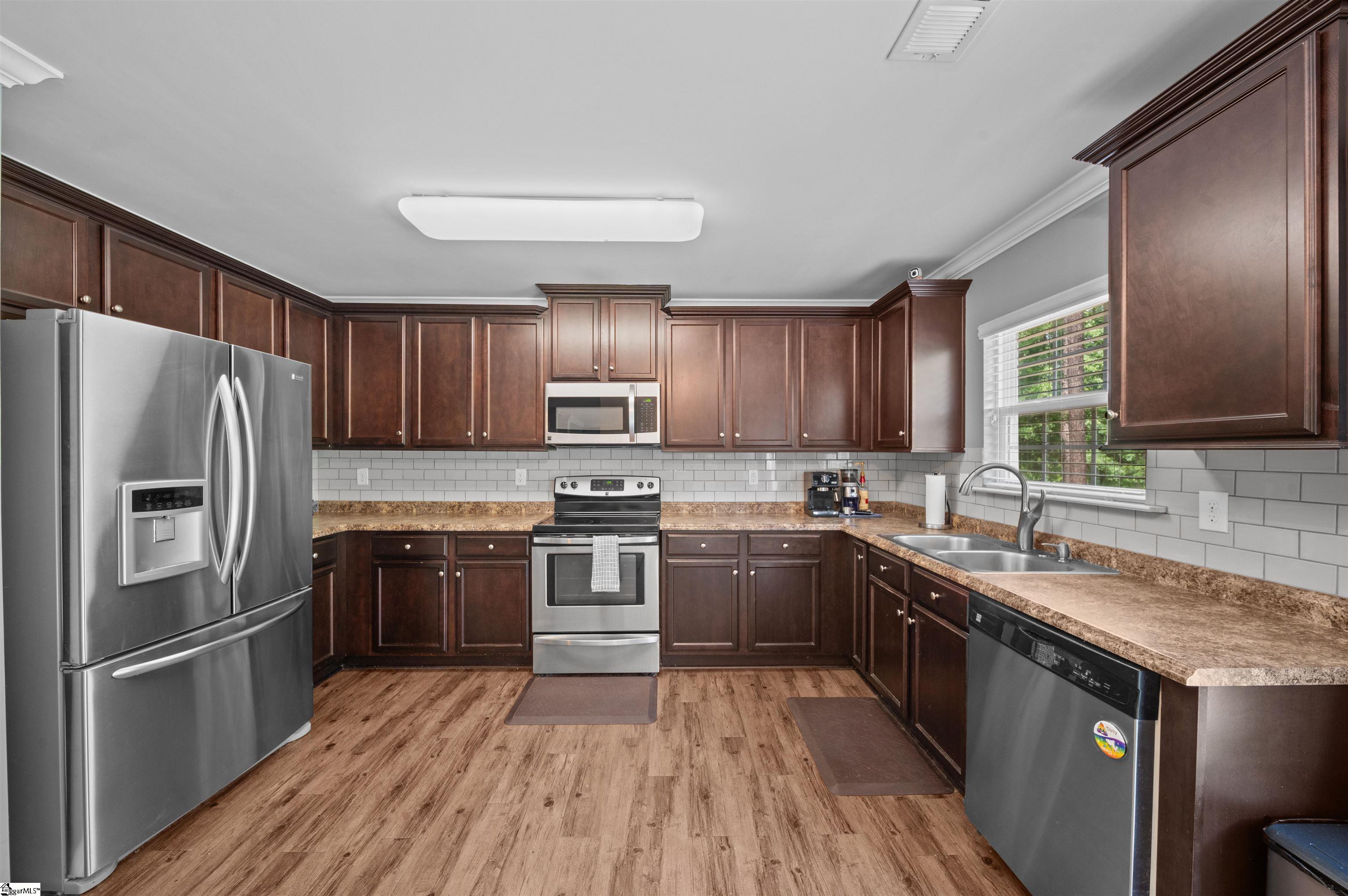 33 Ravencrest Drive Anderson, SC 29621 - Photo 8 of 25 Gallery Image 8