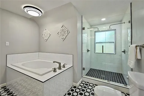 $649,000 | 5409 West 69th Terrace, Prairie Village, KS 66208