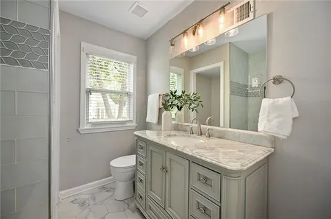 $649,000 | 5409 West 69th Terrace, Prairie Village, KS 66208