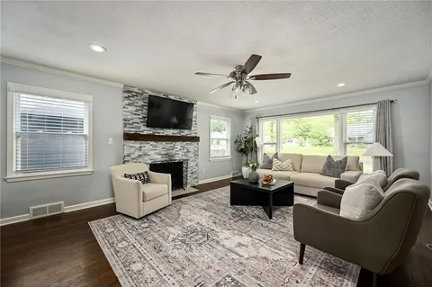 $649,000 | 5409 West 69th Terrace, Prairie Village, KS 66208