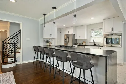 $649,000 | 5409 West 69th Terrace, Prairie Village, KS 66208