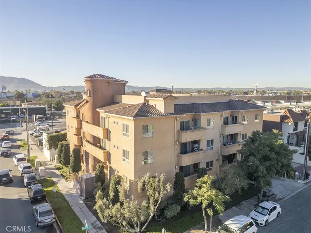 $649,000 | 1515 Grismer Avenue, Unit 302, Burbank, CA 91504