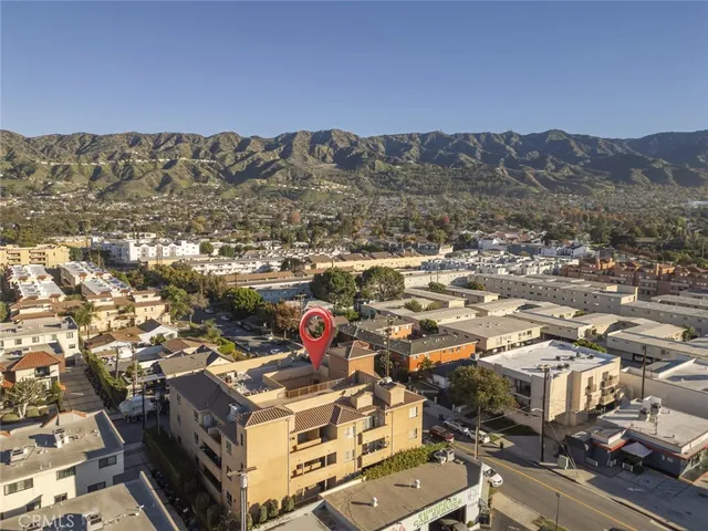 $649,000 | 1515 Grismer Avenue, Unit 302, Burbank, CA 91504