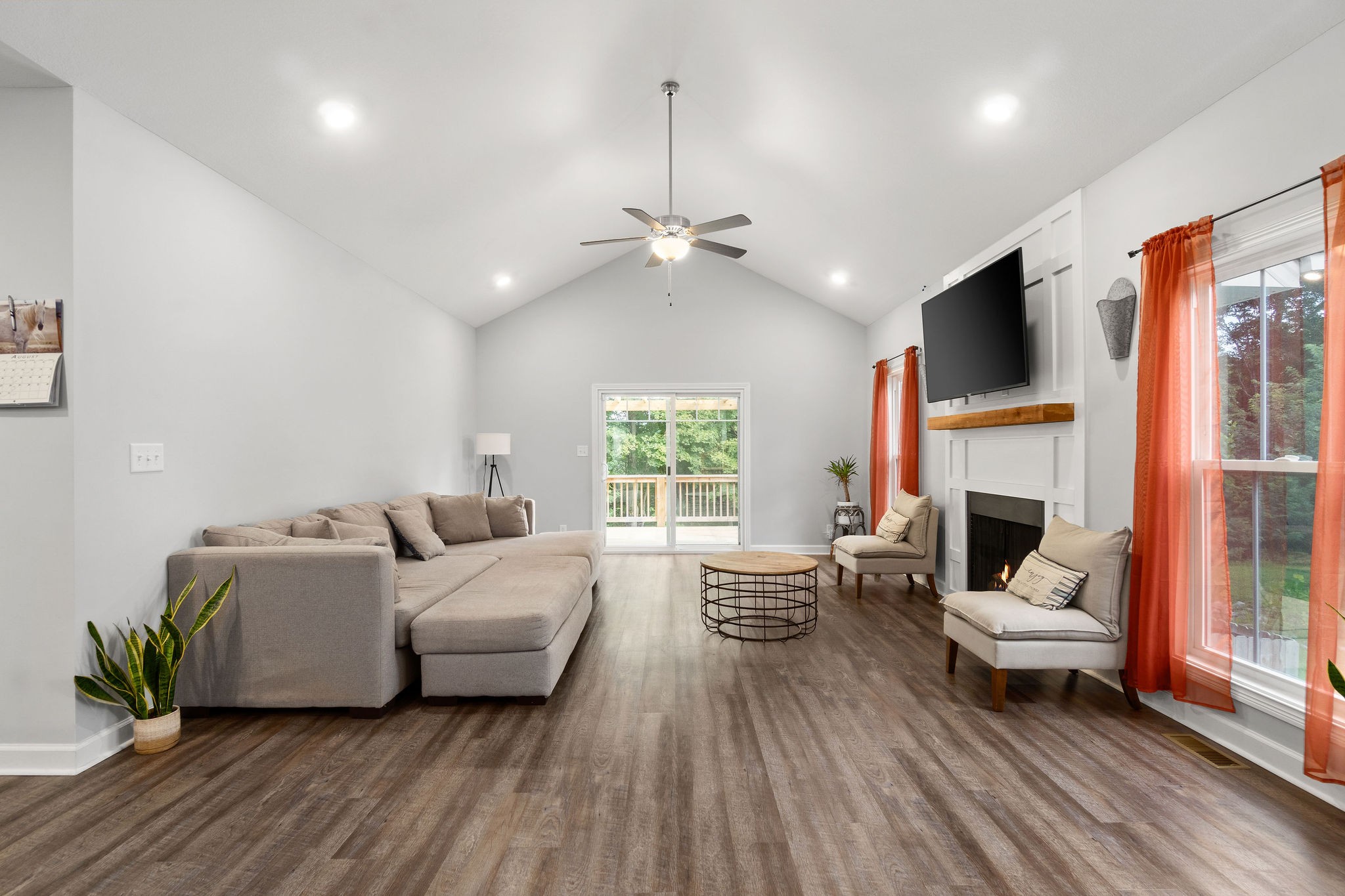 1892 Rains Road Clarksville, TN 37042 - Photo 5 of 31 Gallery Image 5