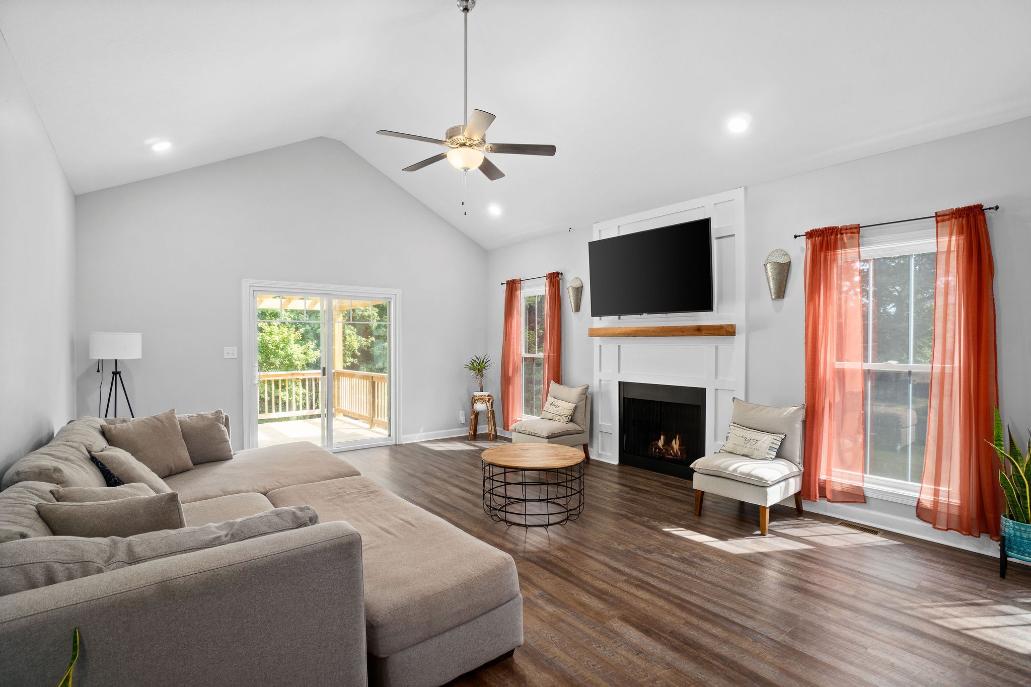 1892 Rains Road Clarksville, TN 37042 - Photo 6 of 31 Gallery Image 6