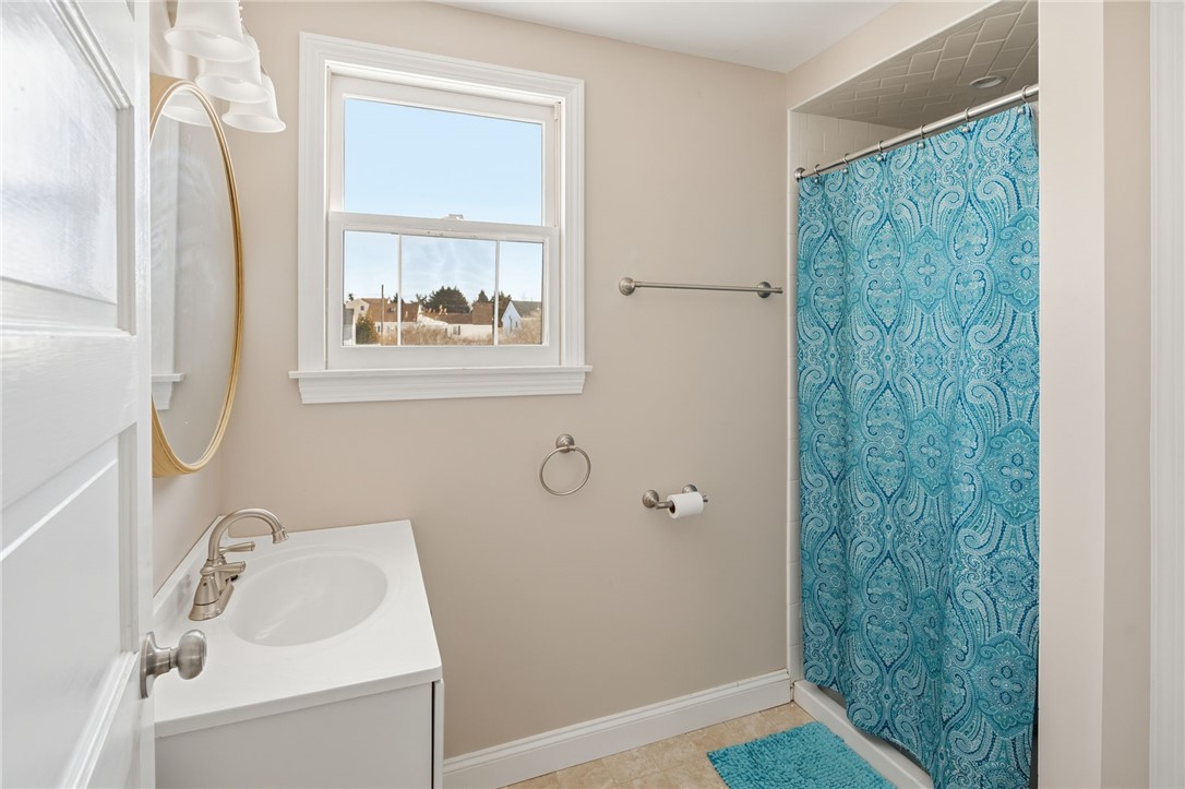 27 Benson Avenue Westerly, RI 02891 - Photo 20 of 44