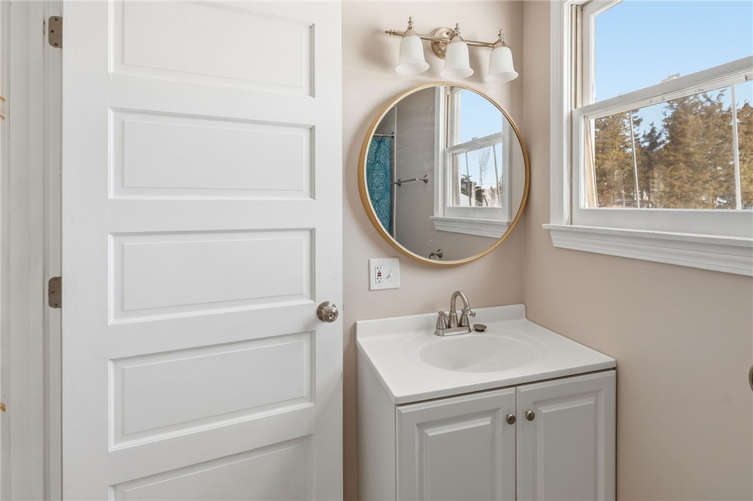 27 Benson Avenue Westerly, RI 02891 - Photo 21 of 44