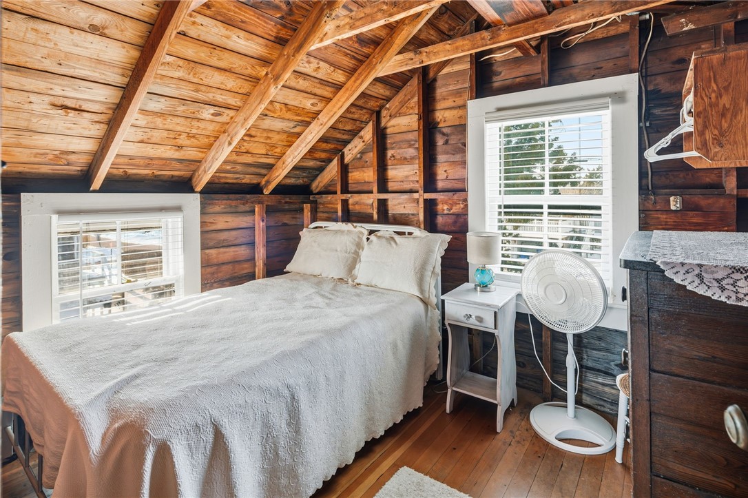 27 Benson Avenue Westerly, RI 02891 - Photo 23 of 44