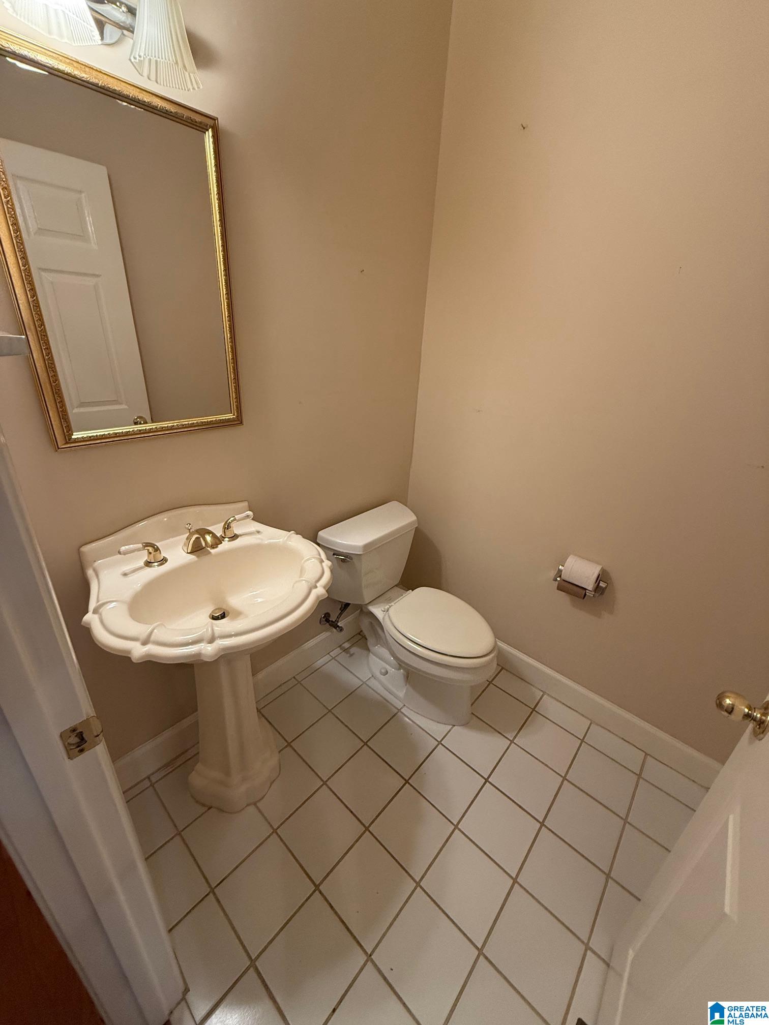 213 Castleman Circle Leeds, AL 35094 - Photo 11 of 18