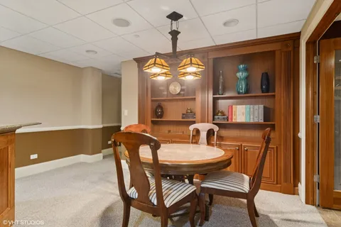 $1,349,000 | 2 Turnbury Court, Hawthorn Woods, IL 60047