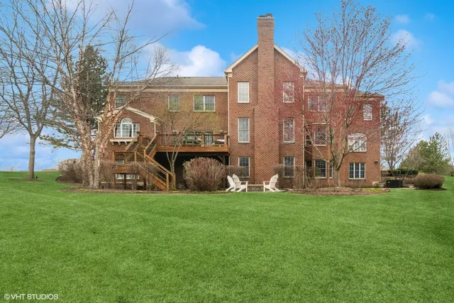 $1,349,000 | 2 Turnbury Court, Hawthorn Woods, IL 60047