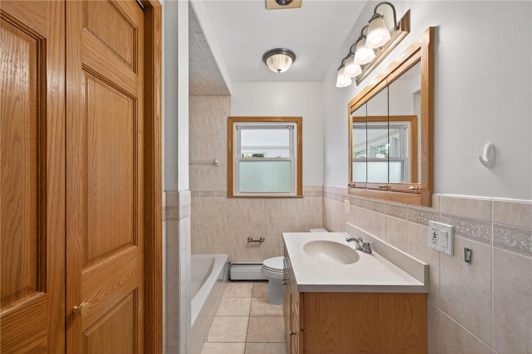 82 Parkside Avenue Pawtucket, RI 02861 - Photo 8 of 28
