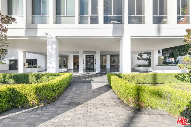 $4,895 | 7135 Hollywood Boulevard, Unit 504, Los Angeles, CA 90046