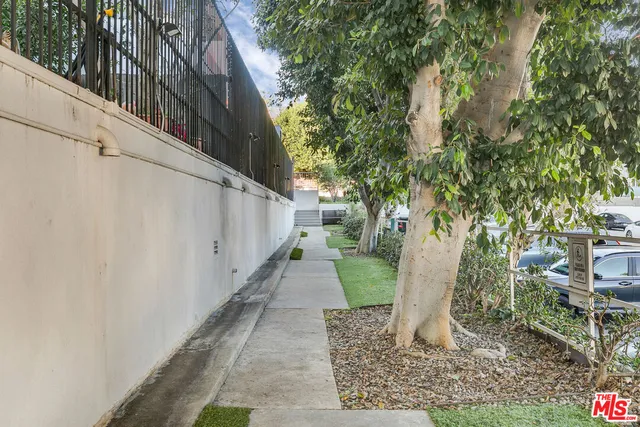 a view of a pathway of a house