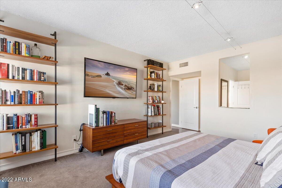 349 East Thomas Road, Unit E407 Phoenix, AZ 85012 - Photo 11 of 22 14-IMG_3375
