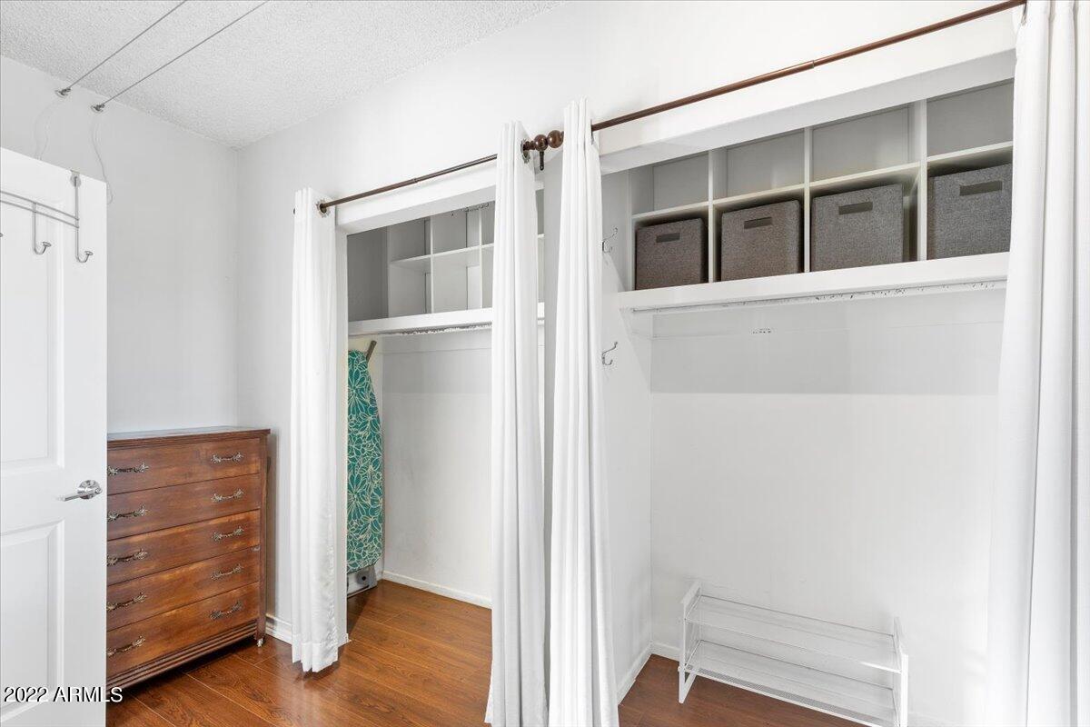 349 East Thomas Road, Unit E407 Phoenix, AZ 85012 - Photo 14 of 22 17-IMG_3395