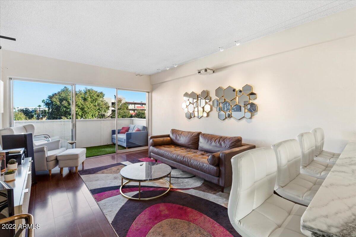 349 East Thomas Road, Unit E407 Phoenix, AZ 85012 - Photo 6 of 22 05-IMG_3260