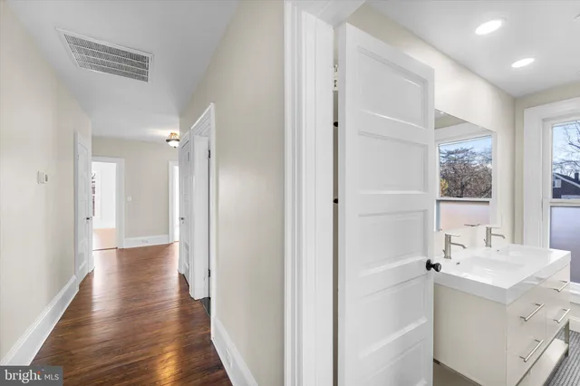 $4,400 | 311 West Main Street, Purcellville, VA 20132