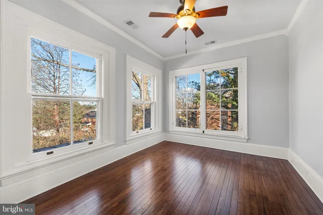 $4,400 | 311 West Main Street, Purcellville, VA 20132