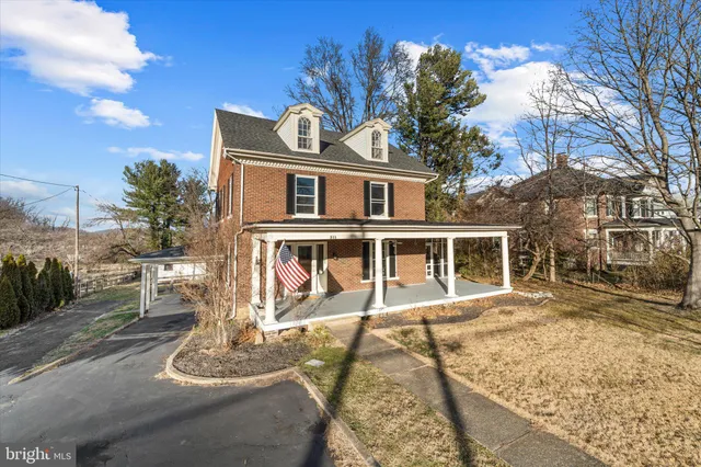 $4,400 | 311 West Main Street, Purcellville, VA 20132