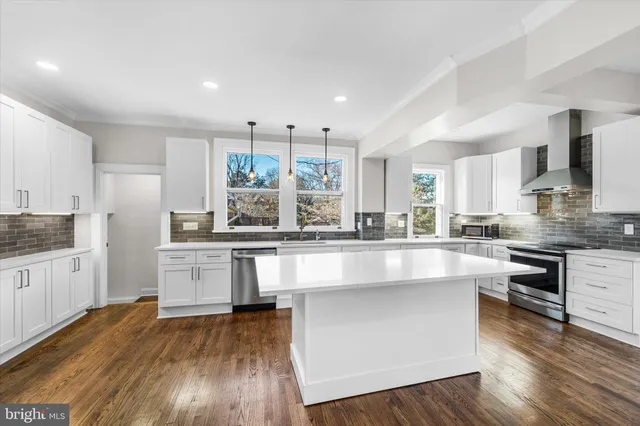 $4,400 | 311 West Main Street, Purcellville, VA 20132