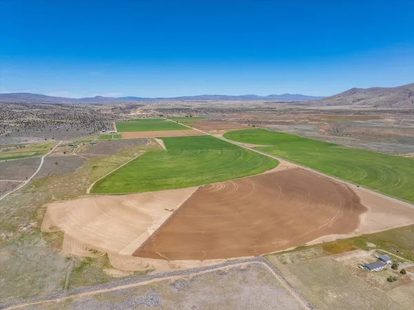 $2,850,000 | 478-505 Laura Lane, Litchfield, CA 96117