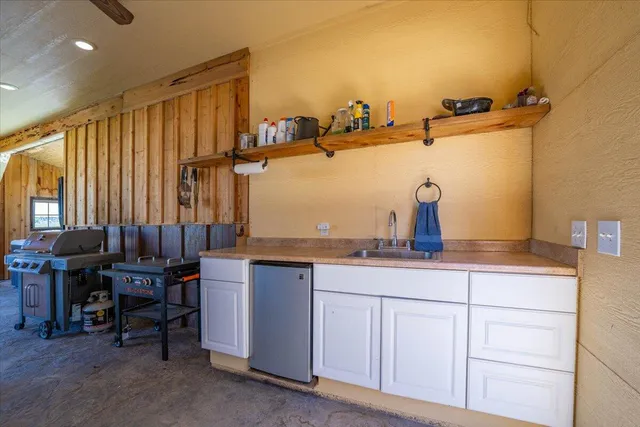 $2,850,000 | 478-505 Laura Lane, Litchfield, CA 96117