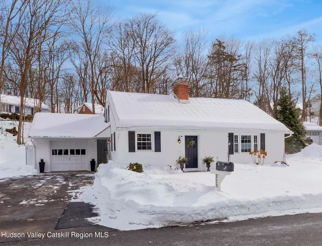 $395,000 | 323 Hillside Avenue, Hurley, NY 12443