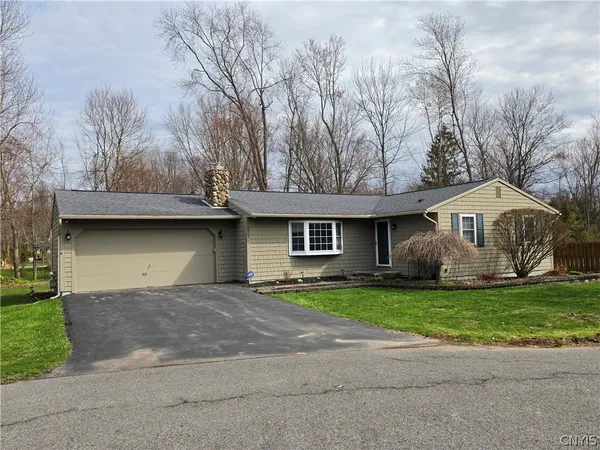 $324,900 | 3067 Amberlea Lane, Lysander, NY 13027