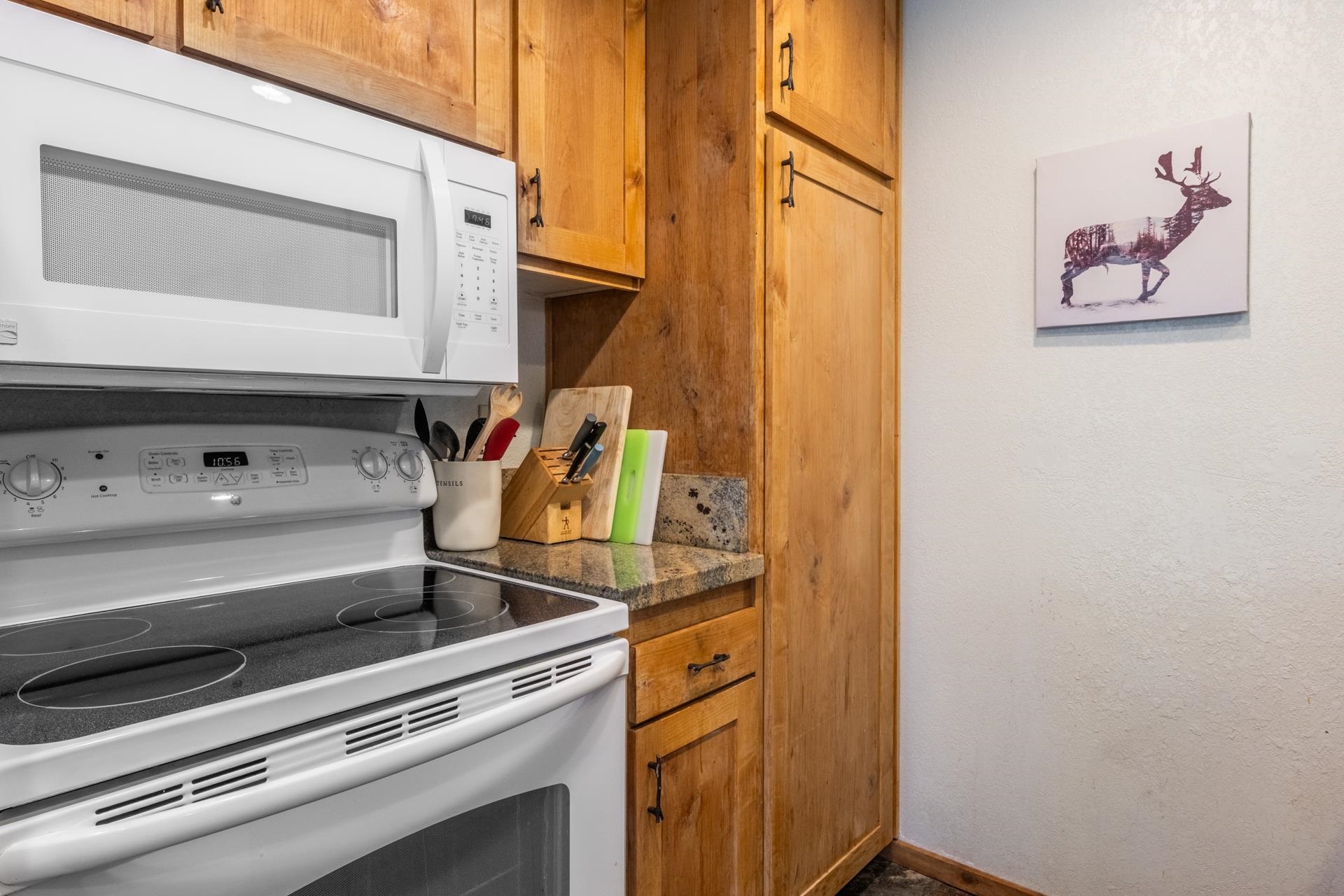 25 Lee Road, Unit 138 Mammoth Lakes, CA 93546 - Photo 9 of 46 Gallery Image 9
