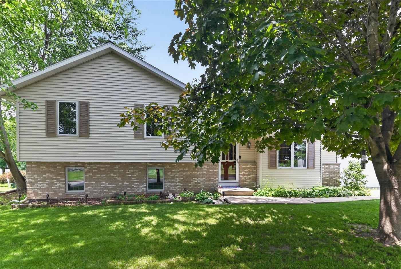 903 Crysta Trail Cottage Grove, WI 53527 - Photo 3 of 55