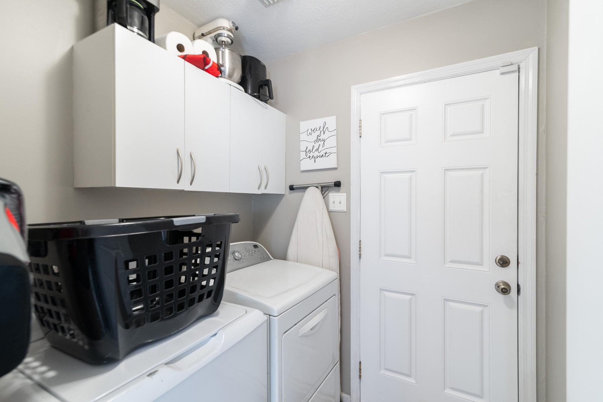 445 Parkside Circle Lebanon, TN 37087 - Photo 16 of 25 a utility room with dryer and washer