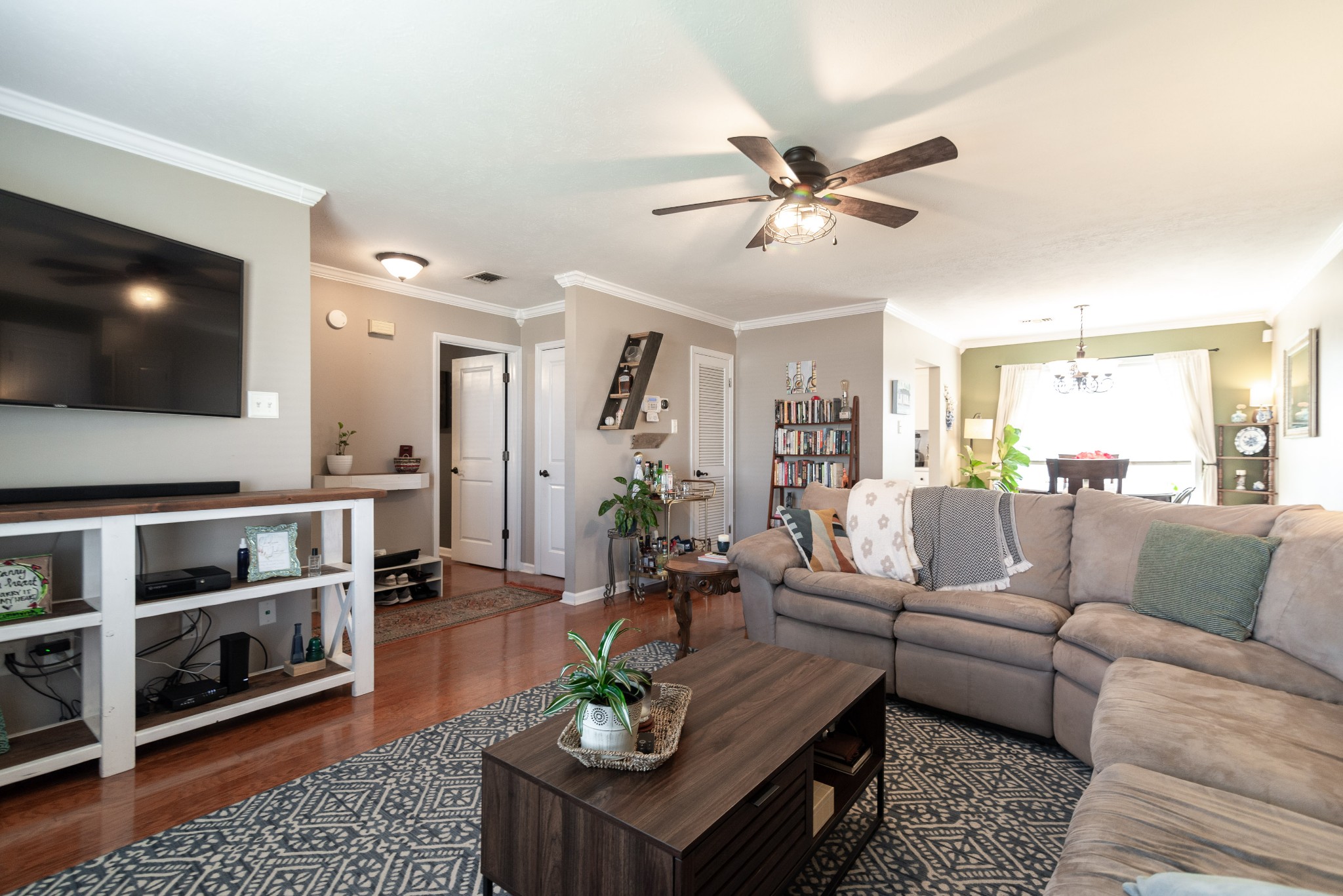 445 Parkside Circle Lebanon, TN 37087 - Photo 4 of 25 a living room with furniture and a flat screen tv
