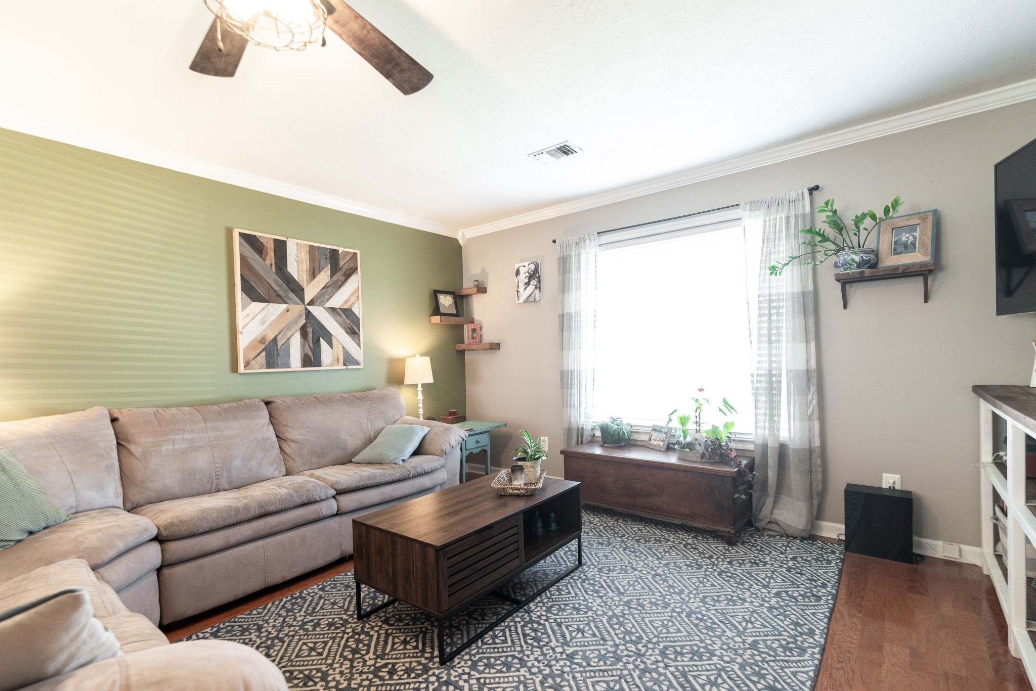 445 Parkside Circle Lebanon, TN 37087 - Photo 5 of 25 a living room with furniture and a window