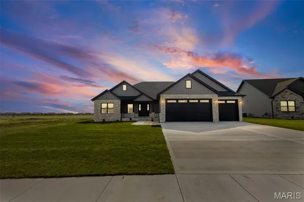 $550,000 | 213 George Bush Boulevard, Troy, IL 62294
