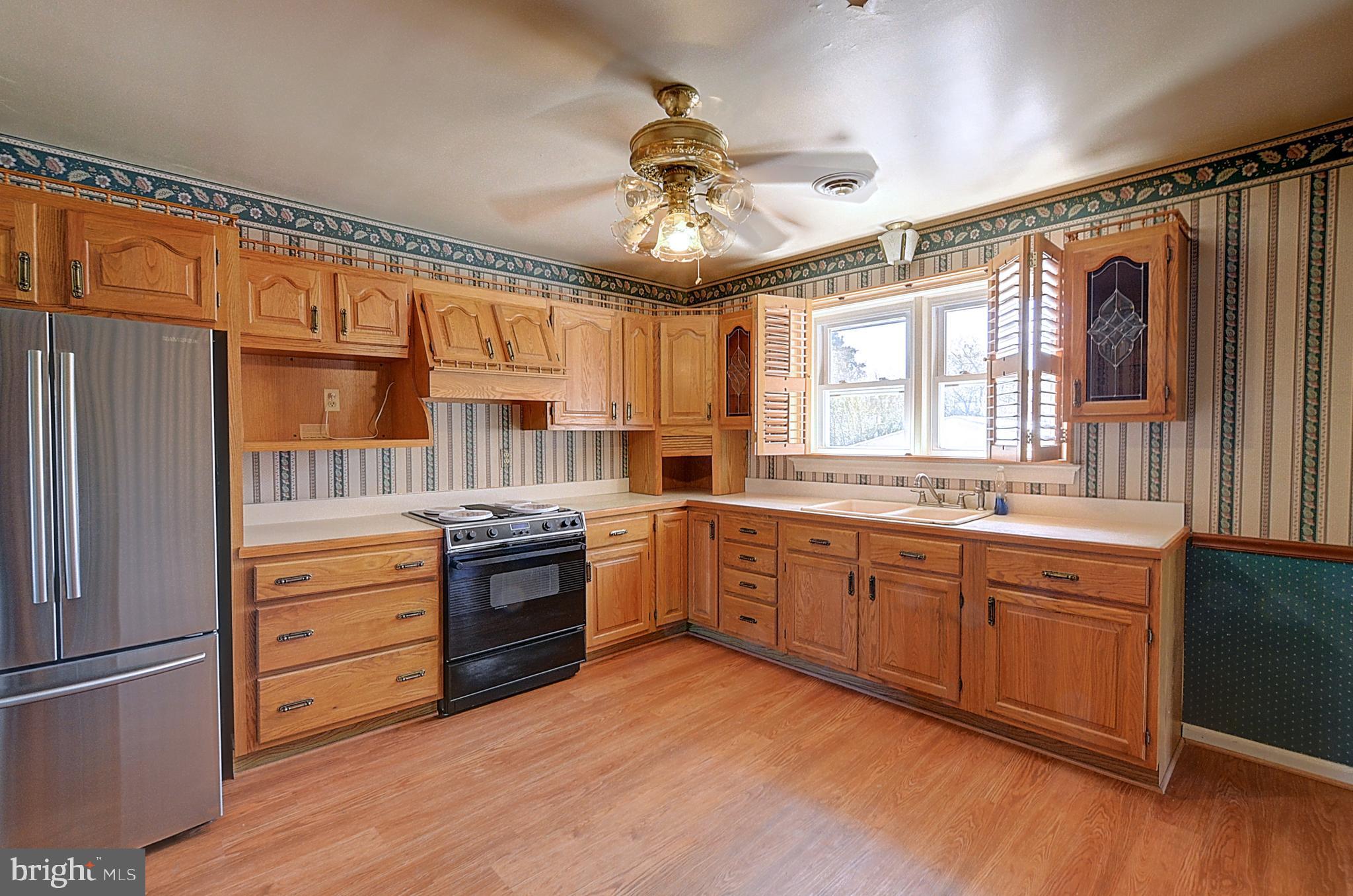 6503 Horseshoe Road Clinton, MD 20735 - Photo 7 of 17 Kitchen