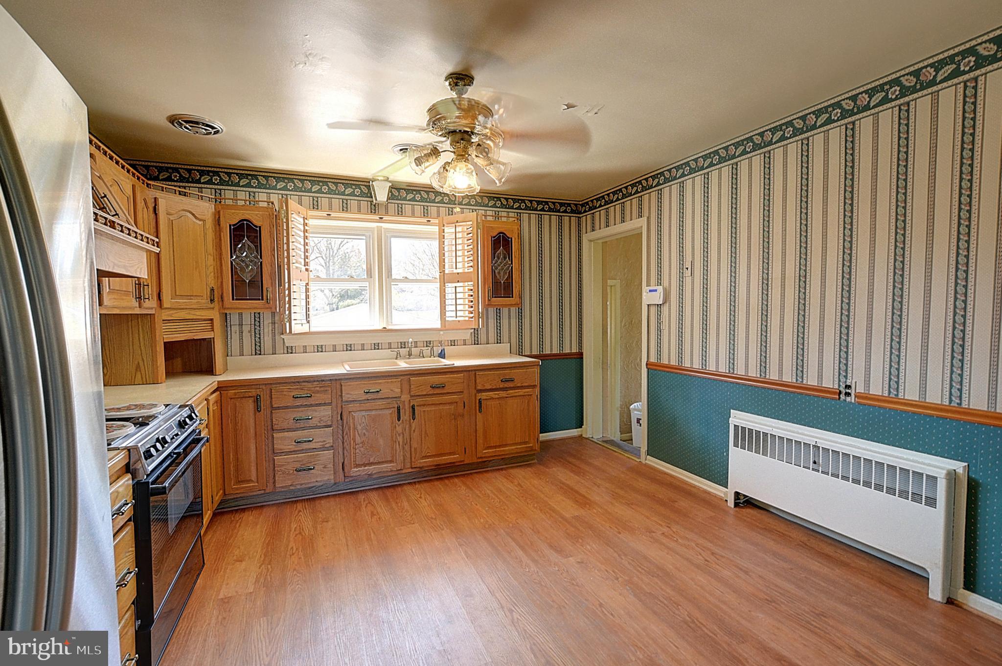 6503 Horseshoe Road Clinton, MD 20735 - Photo 8 of 17 Kitchen